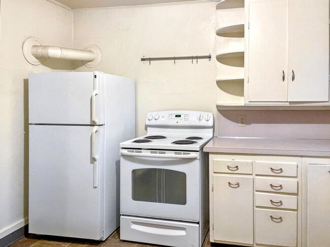 Building Photo - 2159 Harris Aly