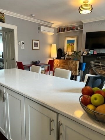 Building Photo - 4 Centre Pl