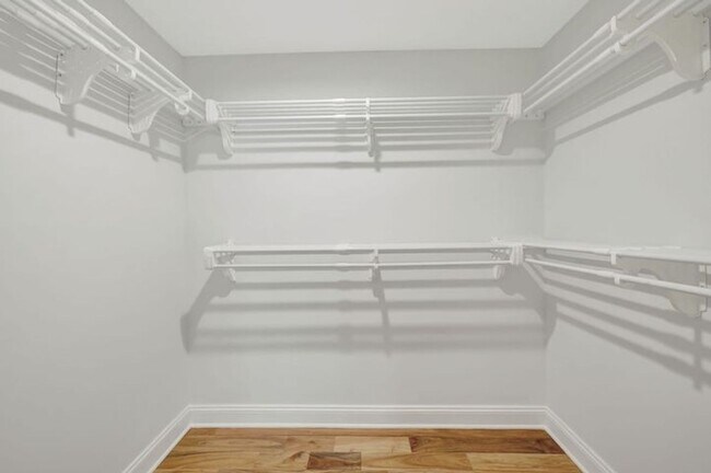 Building Photo - 2612 NE 5th St