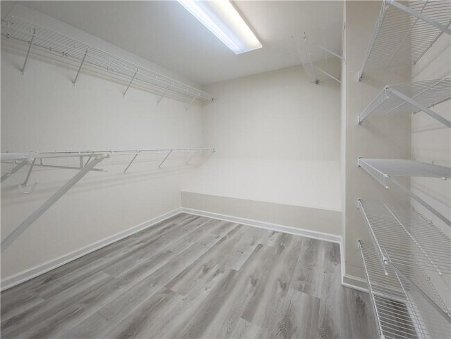 Building Photo - 7335 Craigleith Dr