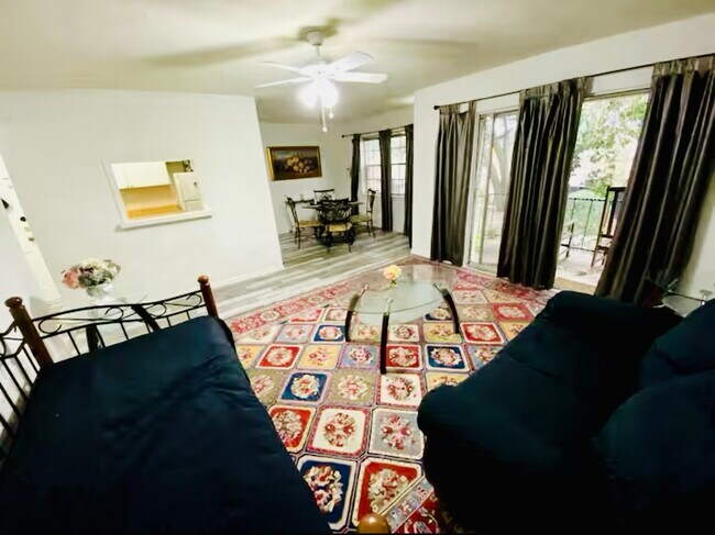 Building Photo - 7900 Westheimer Rd