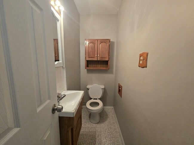 Building Photo - 25151 W Lincoln Dr