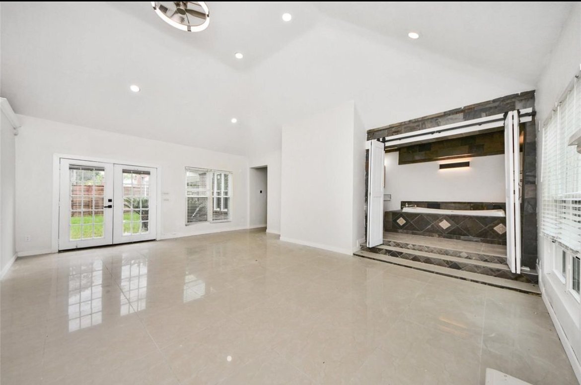Building Photo - 15719 Baytree Dr