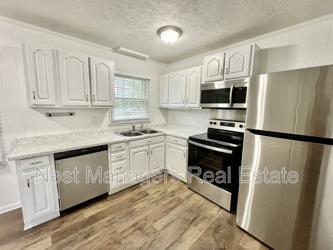 Building Photo - 2816 E Cramer Dr