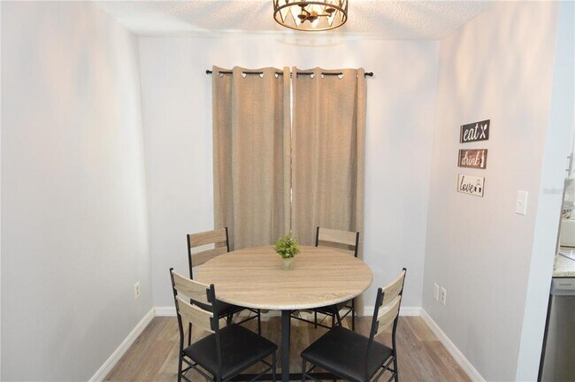 Building Photo - 8754 Mallard Reserve Dr