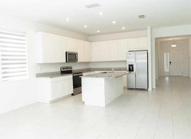 Building Photo - 445 Silver Palm Dr