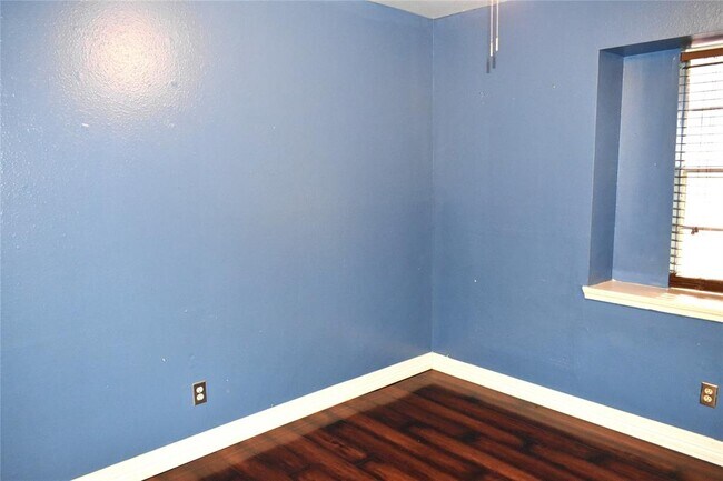Building Photo - 12706 Highmanor Dr