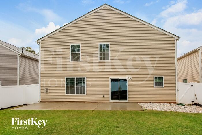 Building Photo - 5931 Sanders Farm Ln