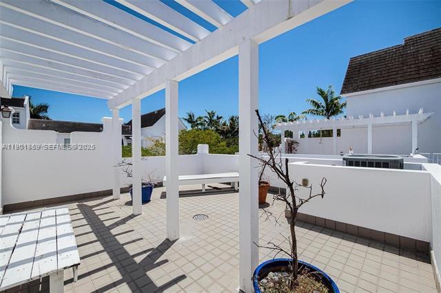 Building Photo - 7765 SW 54th Ct