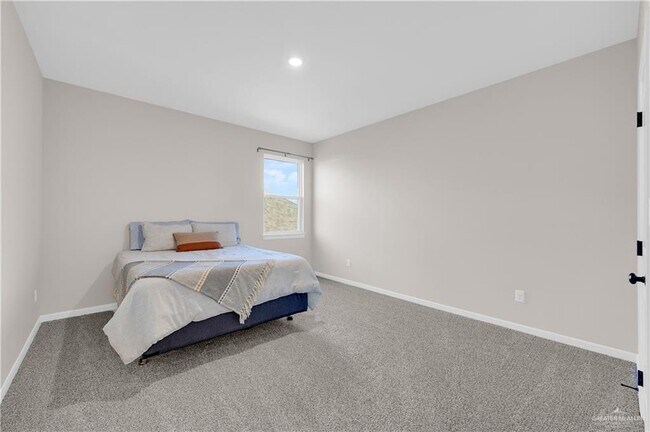 Building Photo - 25 Belle Ct