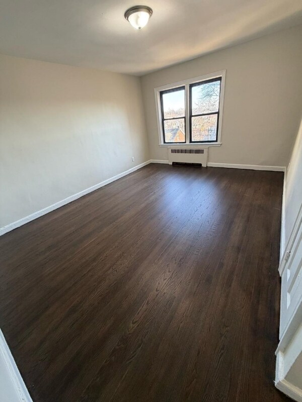 Building Photo - 25 Van Velsor Pl