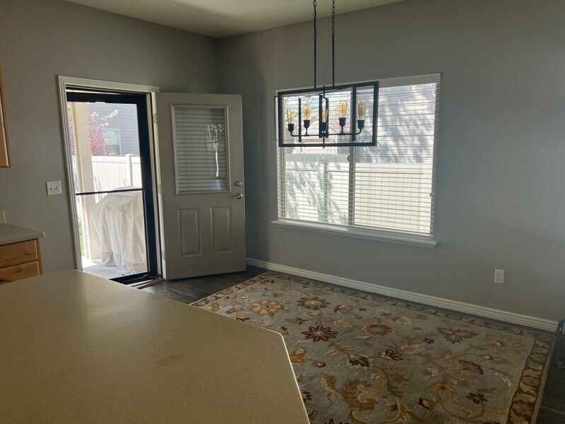 Building Photo - 761 Oak Green Dr