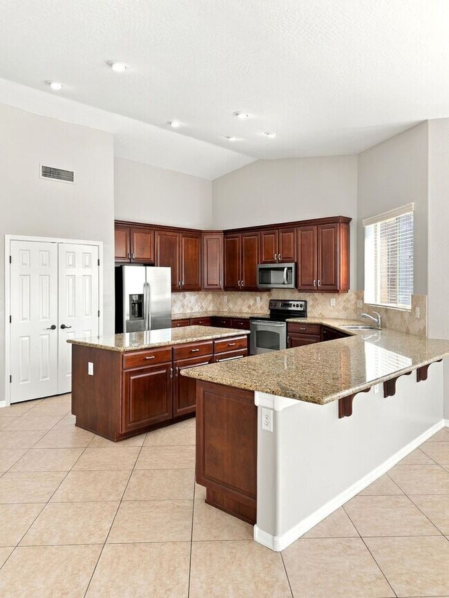 Building Photo - Gilbert 5-Bedroom Home with Pool, Loft & Primary Suite Downstairs – Minutes from Gilbert Regional...