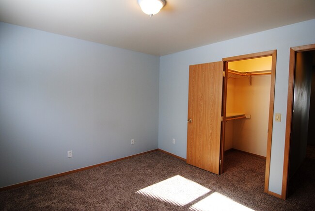 Building Photo - 2-Bed, 1-Bath Condo in East Wenatchee