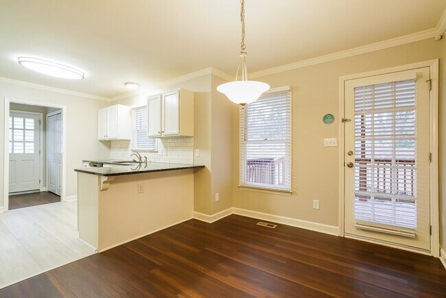 Building Photo - 4813 Draper Rd