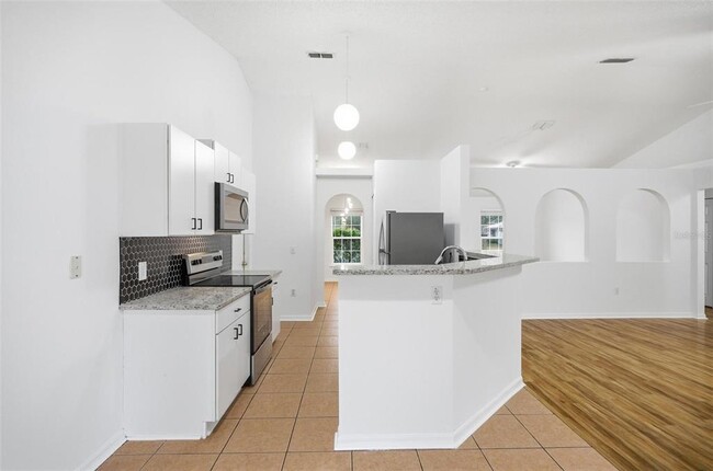 Building Photo - 38 Bud Field Dr
