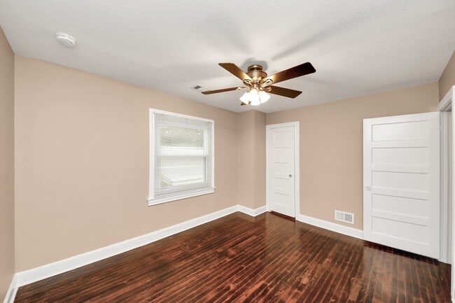 Building Photo - 2332 Sheridan St