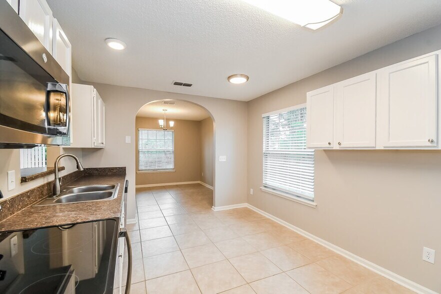 Building Photo - 401 Baybrook Dr