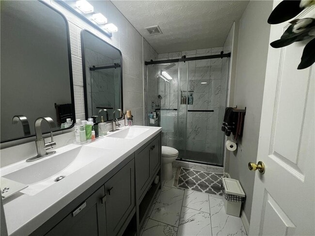 Building Photo - 130 Morning Glen Dr