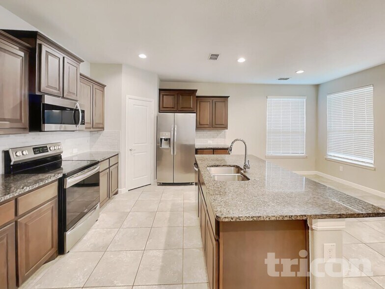 Building Photo - 162 Colter Dr