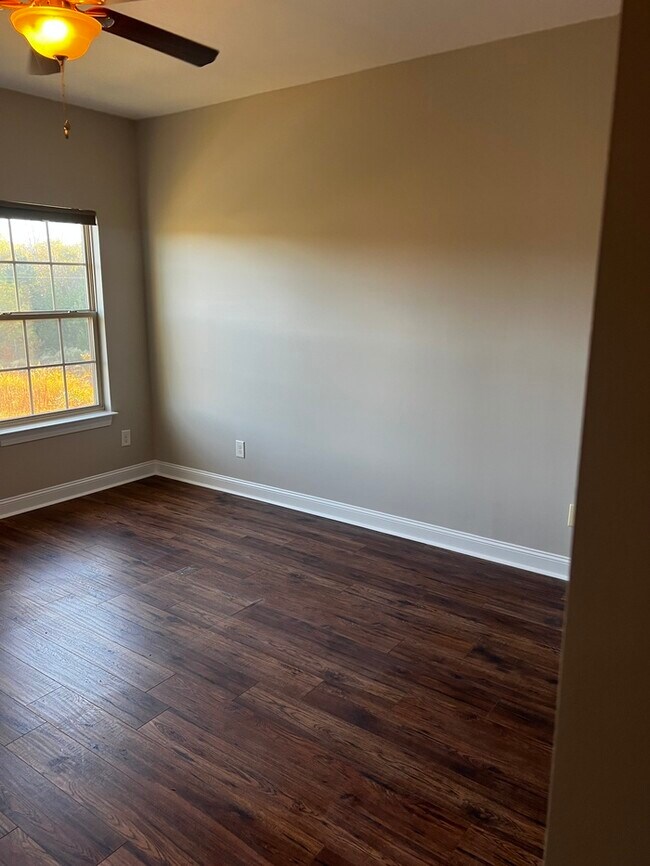 Building Photo - 11442 Charles Towne Way