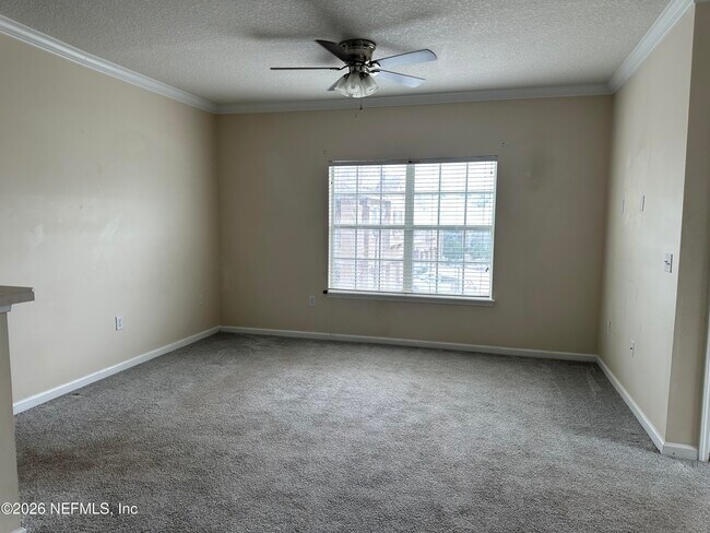 Building Photo - 9740 Summer Grove Way W