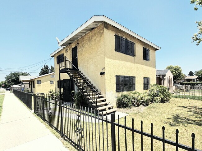 Building Photo - Welcome home to this charming and affordab...