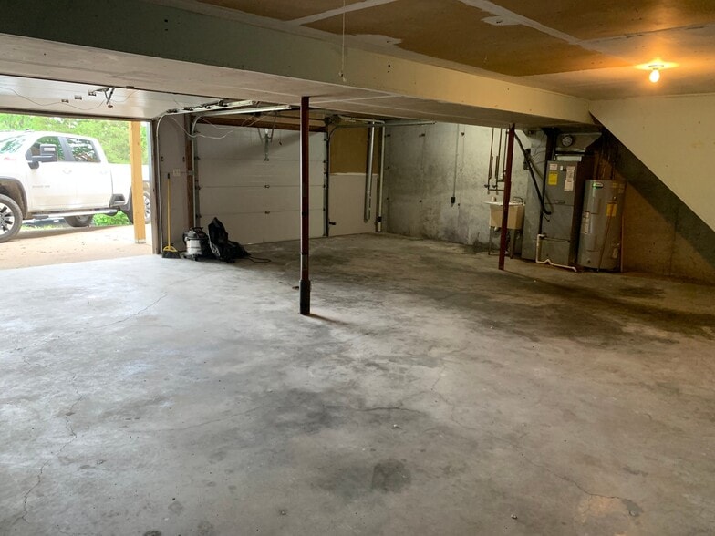 Building Photo - 2211 Weathered Rock Rd