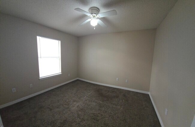 Building Photo - 7720 Lola Cir