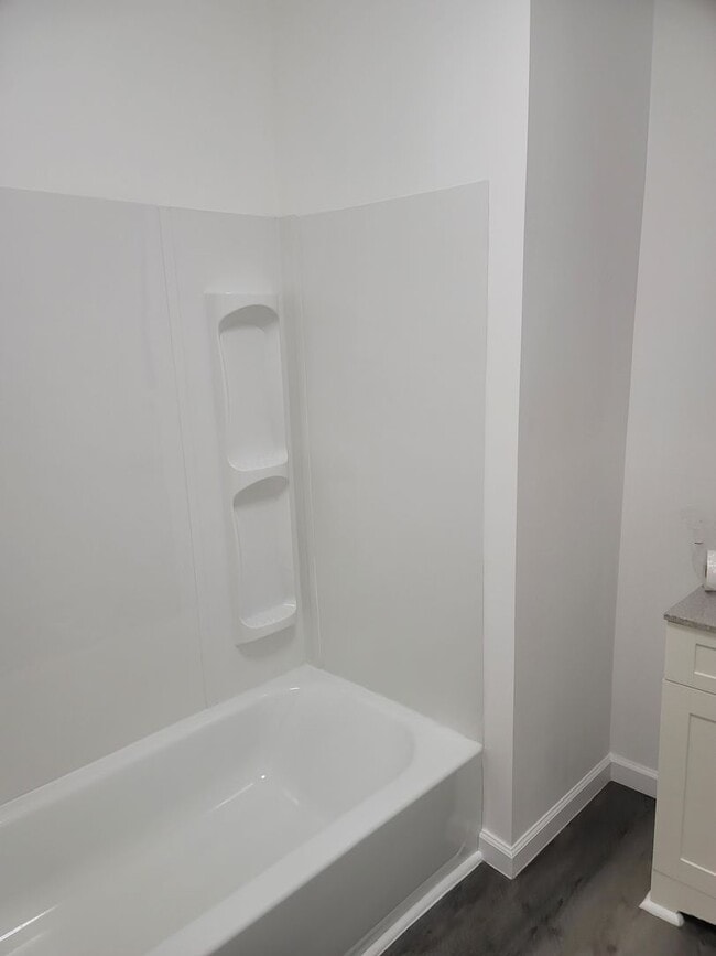 Building Photo - Charming home in Clarksville Indiana (Unde...