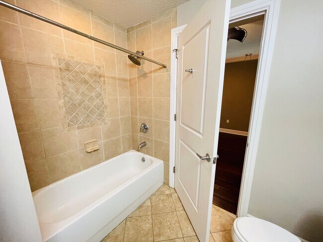 Building Photo - Modern High-Rise Condo in Downtown Orlando...