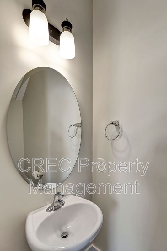 Building Photo - 7811 Park Gate Dr