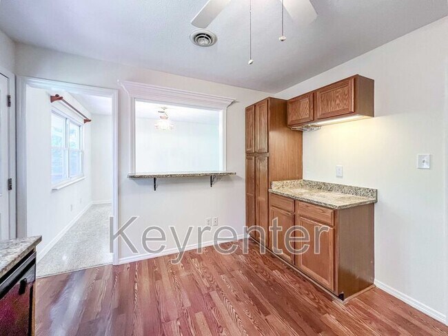 Building Photo - 830 Gondola Dr
