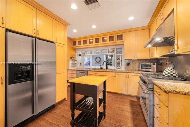 Building Photo - 7290 SW 77th Terrace