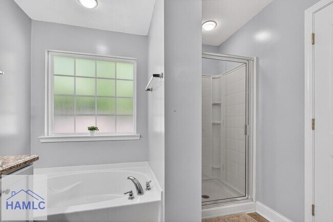 Building Photo - 182 Grandview Dr