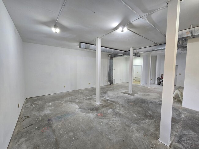 Building Photo - 4720 Deans Bridge Rd