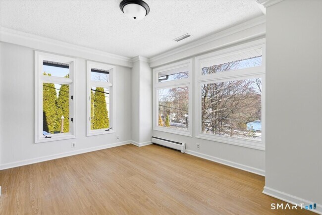 Building Photo - 2750 Whitney Ave