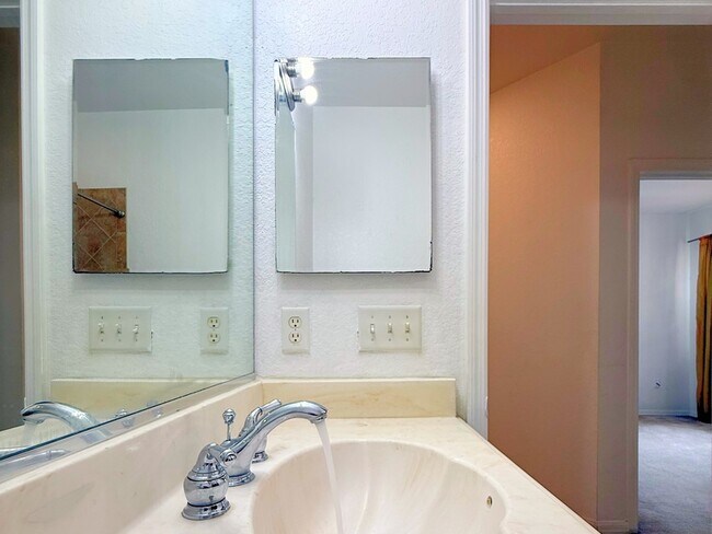 Building Photo - 4207 Via Piedra Cir