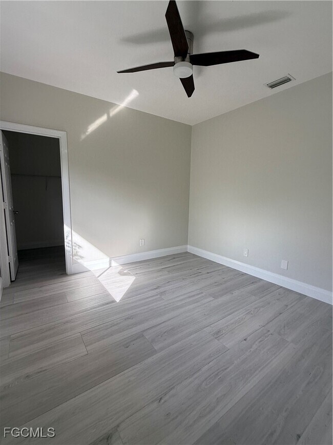 Building Photo - 711 SE 33rd Terrace