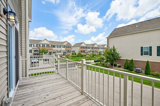 Building Photo - 1611 Bentz Way