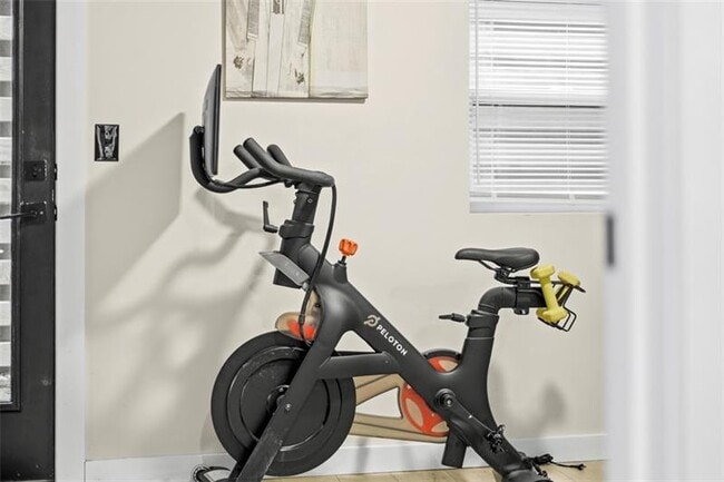 Building Photo - 5228 Dresden Wy