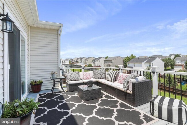 Building Photo - 319 Morlyn Dr