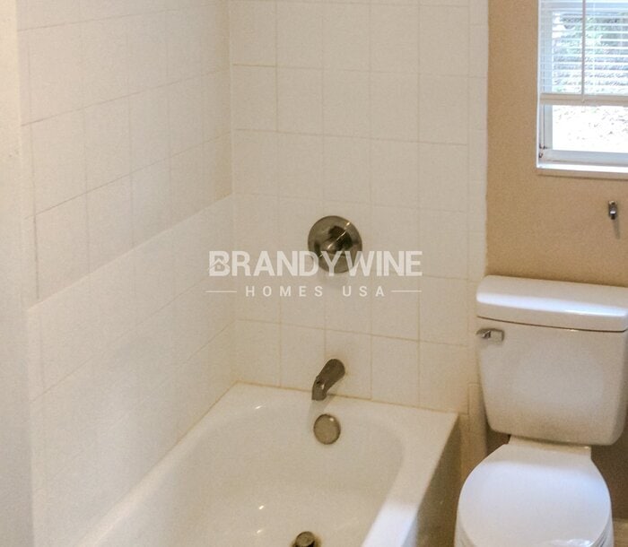 Building Photo - 828 E 145th Ave