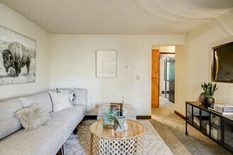 Building Photo - Spacious and immaculate one bedroom! Heat ...