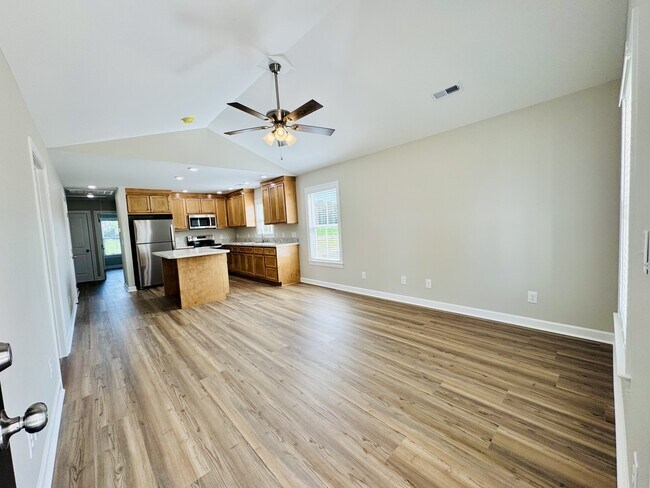 Building Photo - 3935 Mickey Ln