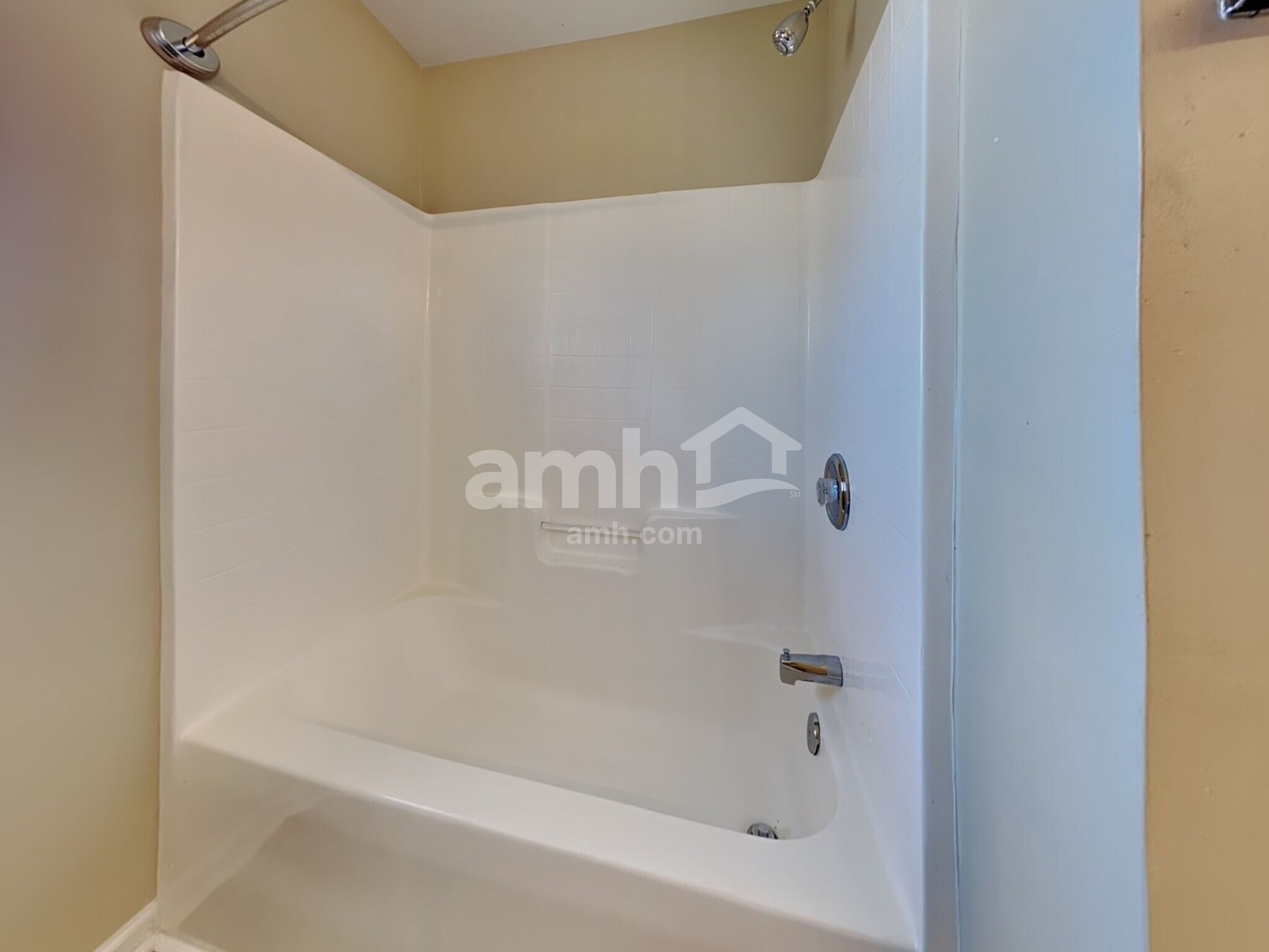 Building Photo - 577 English Oak Cir