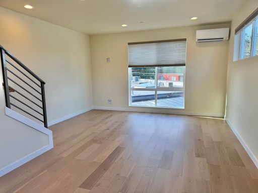 Building Photo - Luxury Sunset Hill Townhome w/ Water View! Available Now!