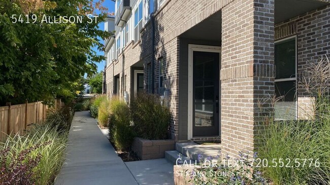 Building Photo - **Beautiful Arvada Townhome for rent! 3 be...