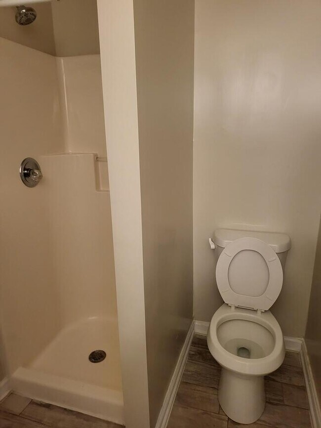 Building Photo - 4 bedroom Townhouse in Monroe