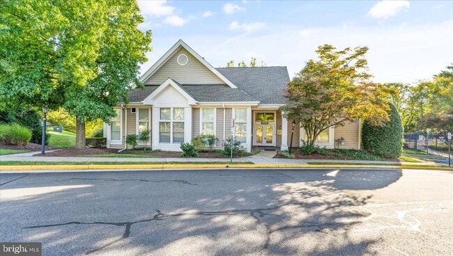 Building Photo - 14524 Golden Oak Rd